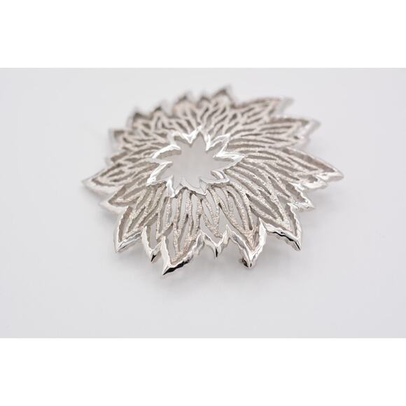 Crown Trifari Vintage Flower Pin Brooch Textured Silver Tone Large Signed Bin4 - Picture 6 of 13